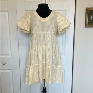NWT HEM & THREAD WOMEN'S YELLOW CHECKERED BABYDOLL DRESS. SIZE SMALL.